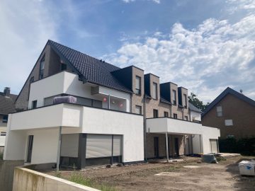 Gehobener Neubau mit Einbauküche und PKW- Stellplatz, 33335 Gütersloh Avenwedde, Etagenwohnung