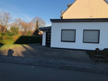 Großzügige Einzimmerwohnung mit separatem Eingang für Single !, 53859 Niederkassel, Erdgeschosswohnung